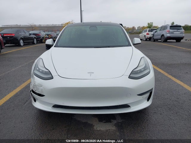 5YJ3E1EA9NF258032 Tesla MODEL 3