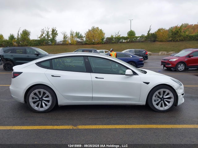 5YJ3E1EA9NF258032 Tesla MODEL 3