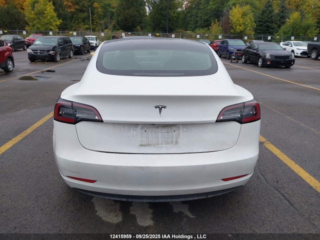 5YJ3E1EA9NF258032 Tesla MODEL 3