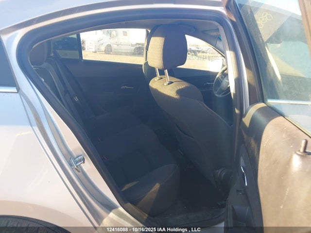 Chevrolet LUV 2015 1G1PC5SB6F7111663 Image 8