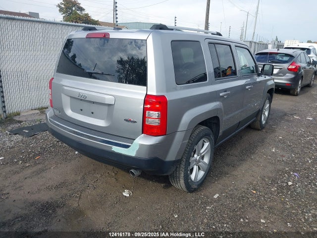 1C4NJPAB5GD569683 Jeep 2016