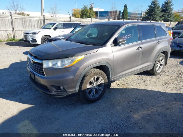 Toyota 2gr-fe 2015 5TDBKRFH9FS205696 Image 2