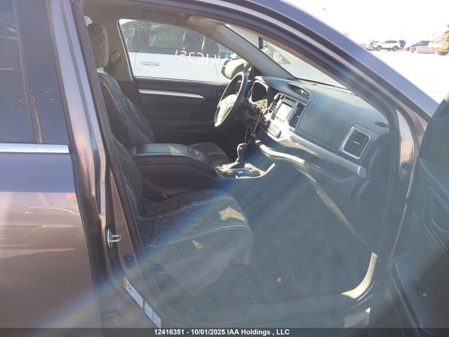 Toyota 2gr-fe 2015 5TDBKRFH9FS205696 Image 5