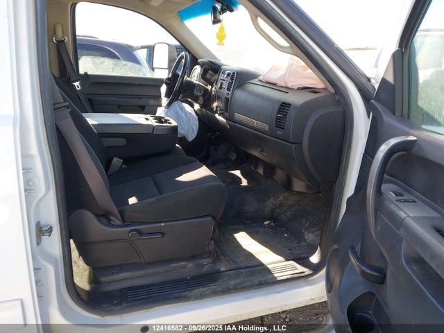 12416582 :رقم المزاد ، 1GT423CG9EF178175 vin ، 2014 Gmc Sierra 3500hd Sle مزاد بيع