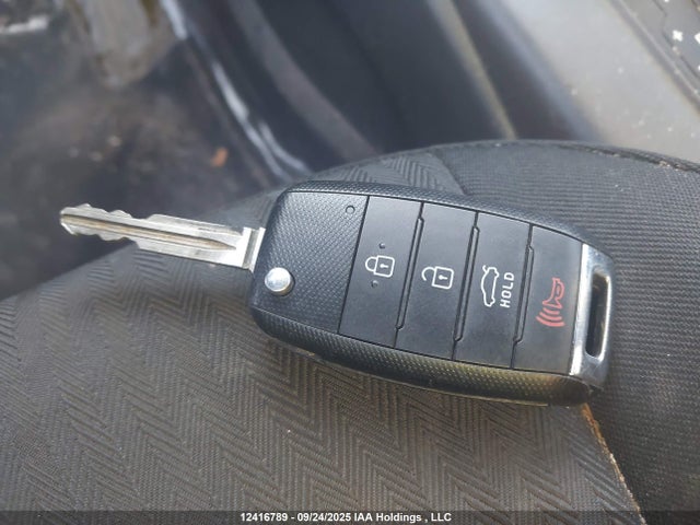 KIA dohc mpi nu 2015 KNAFK4A6XF5409680 Image 11