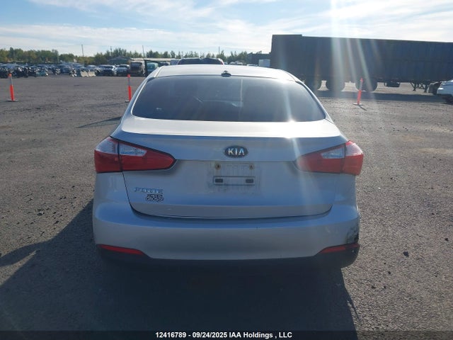 KIA dohc mpi nu 2015 KNAFK4A6XF5409680 Image 16