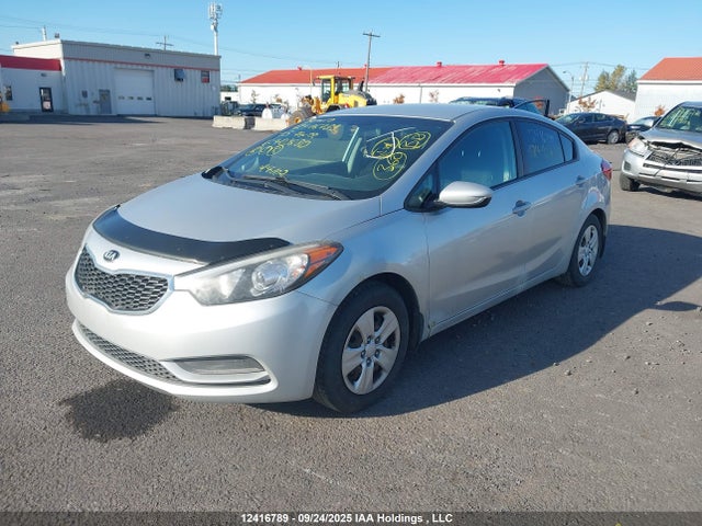 KIA dohc mpi nu 2015 KNAFK4A6XF5409680 Image 2