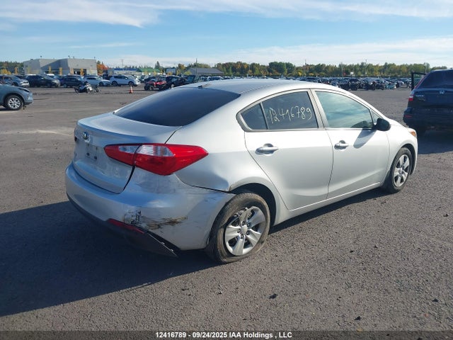 KIA dohc mpi nu 2015 KNAFK4A6XF5409680 Image 4