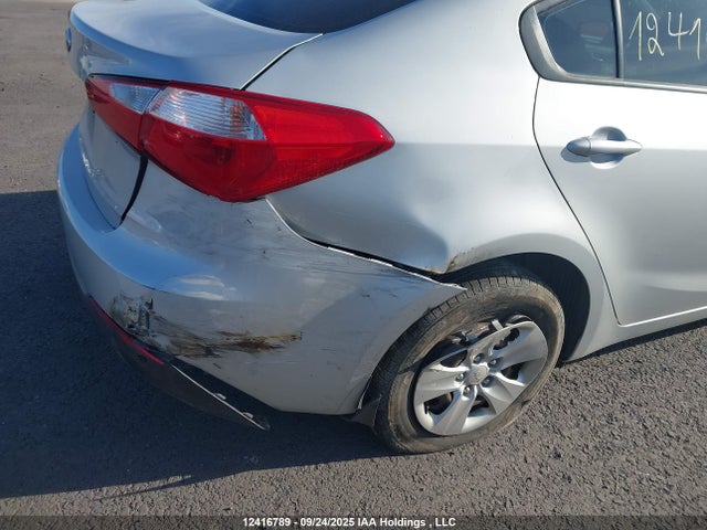KIA dohc mpi nu 2015 KNAFK4A6XF5409680 Image 6