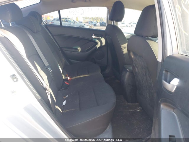 KIA dohc mpi nu 2015 KNAFK4A6XF5409680 Image 8