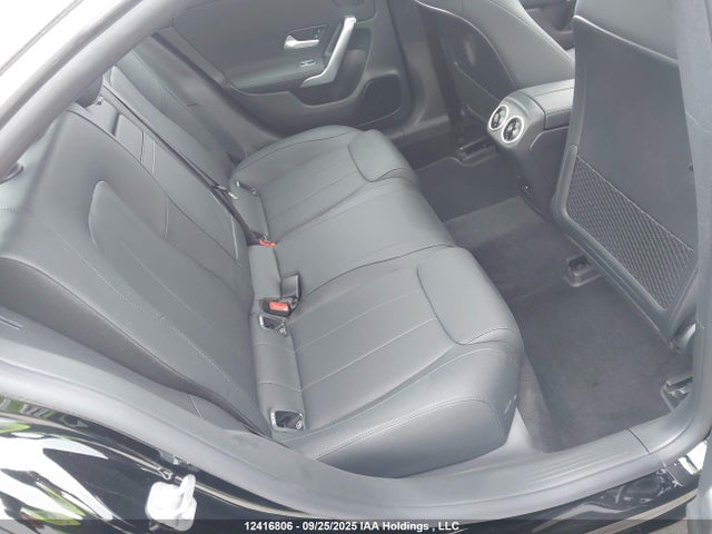 W1K5J4HB4TN571410 Mercedes-Benz m260