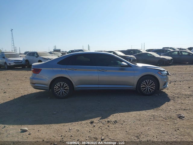 3VWC57BU9MM075352 Volkswagen tsi
