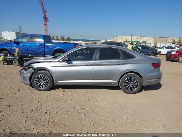 3VWC57BU9MM075352 Volkswagen tsi