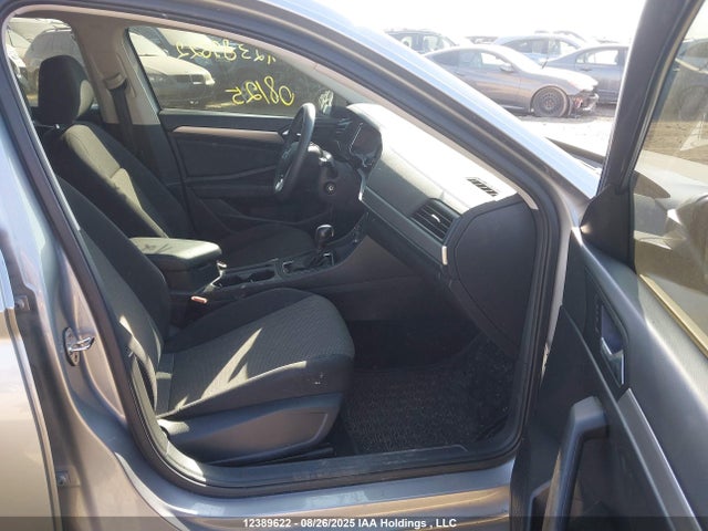 3VWC57BU9MM075352 Volkswagen tsi