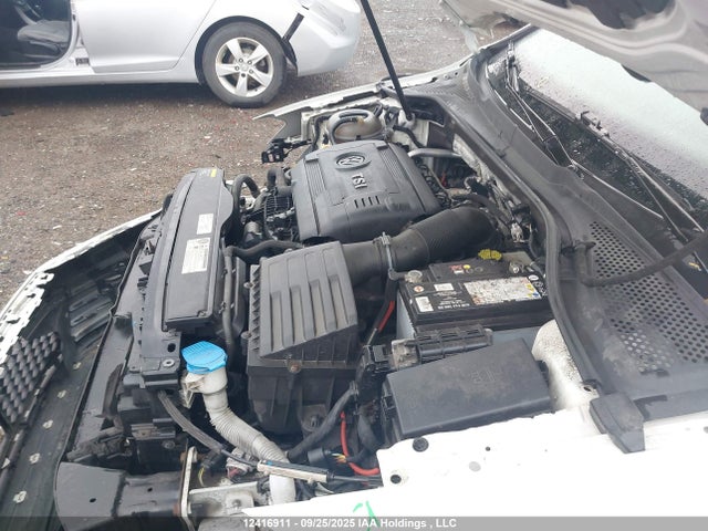 3VWTT7AU3FM029977 Volkswagen 2015