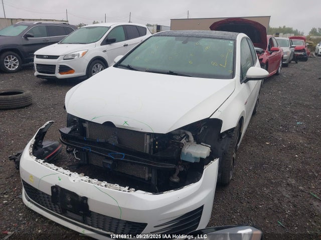 3VWTT7AU3FM029977 Volkswagen 2015