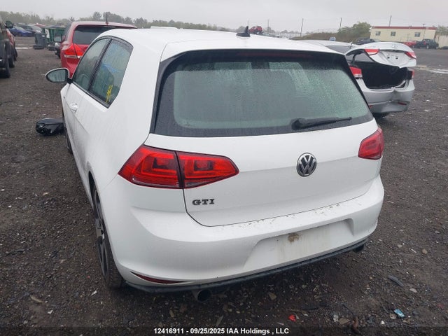 3VWTT7AU3FM029977 Volkswagen 2015