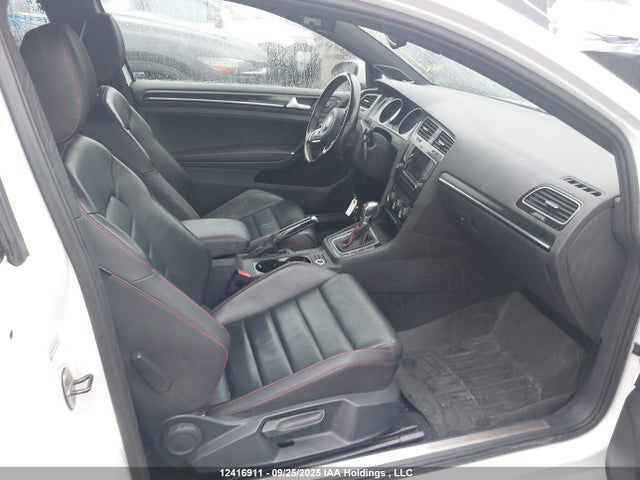 3VWTT7AU3FM029977 Volkswagen 2015
