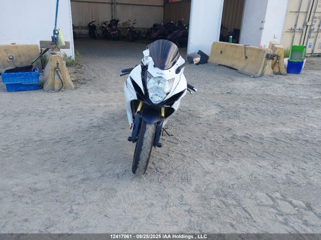 JS1GR7MA6M7100014 Suzuki R747-