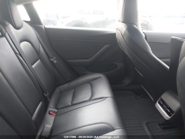 5YJ3E1EB4NF293814 Tesla MODEL 3
