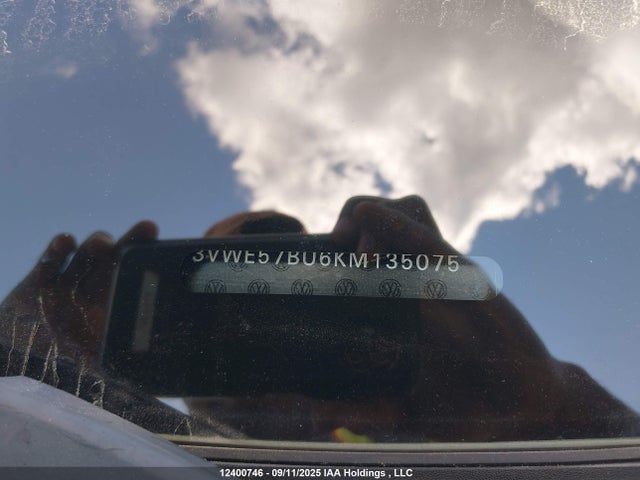 3VWE57BU6KM135075 Volkswagen 1.8 tsi