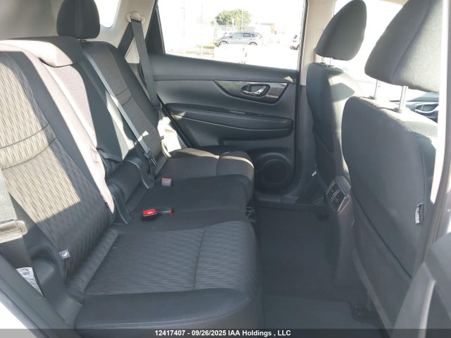Nissan 2017 2017 5N1AT2MV8HC863552 Image 8
