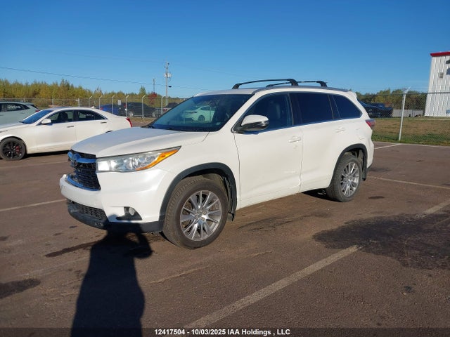 Toyota 2gr-fe 2014 5TDJKRFH6ES037137 Image 2