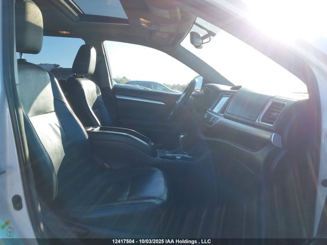 Toyota 2gr-fe 2014 5TDJKRFH6ES037137 Image 5