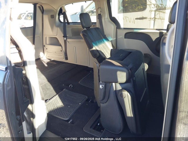 Chrysler 2015 2015 2C4RC1CG8FR720349 Image 8