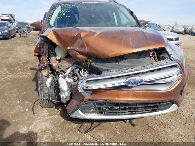 1FMCU9J9XHUD98109 Ford Escape