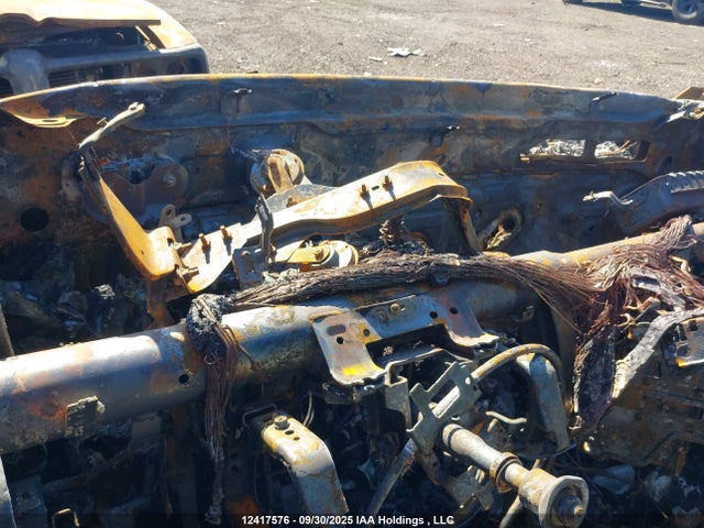 Nissan 2019 2019 5N1DR2MM3KC584438 Image 13