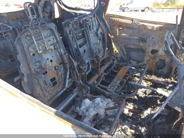 Nissan 2019 2019 5N1DR2MM3KC584438 Image 8