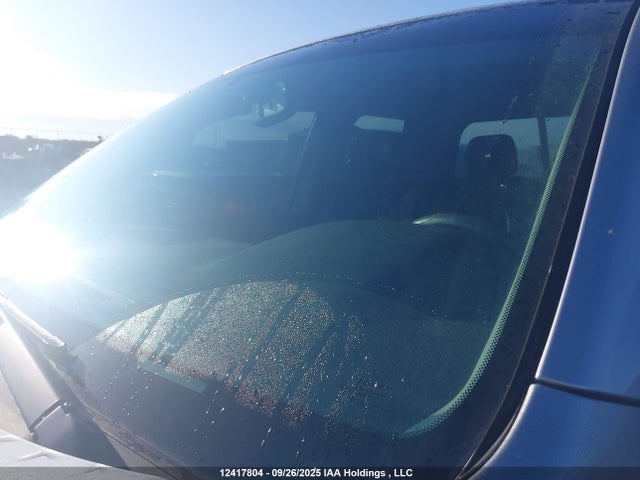 5TFUY5F18FX423660 Toyota Tundra Sr 5.7l V8