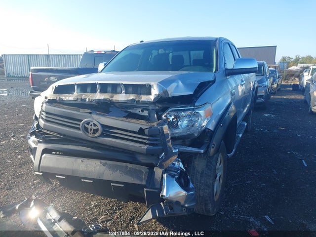 5TFUY5F18FX423660 Toyota Tundra Sr 5.7l V8