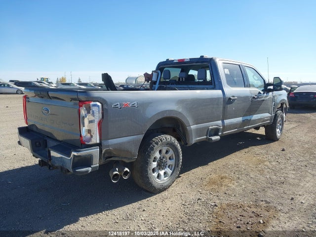 1FT8W3BT4PED13320 Ford 2023