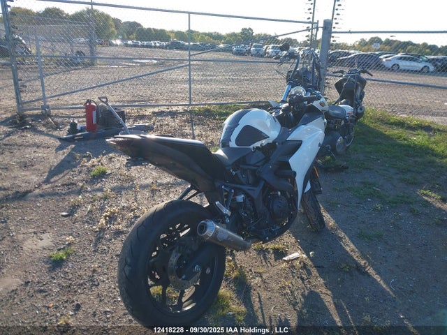 MH3RH15N7HK001027 Yamaha Yzfr3 A