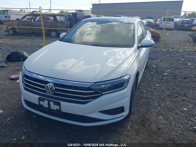 3VWG57BU6MM075925 Volkswagen tsi