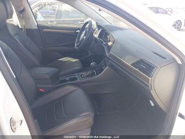 3VWG57BU6MM075925 Volkswagen tsi
