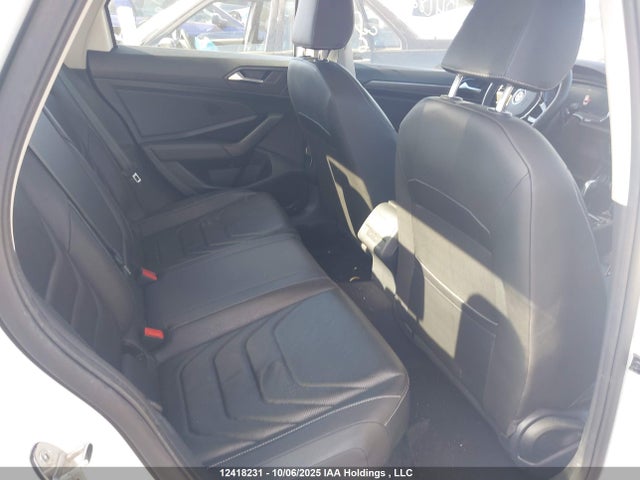 3VWG57BU6MM075925 Volkswagen tsi