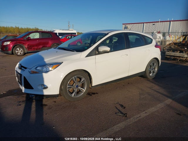 Ford Focus 2014 1FADP3K20EL328642 Image 2