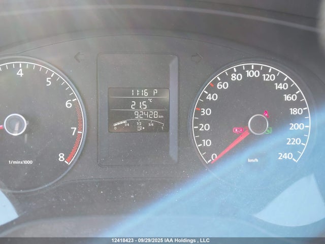 3VW2K7AJ1EM325437 Volkswagen 2014