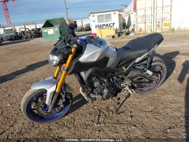 Yamaha FZ09 2015 JYARN33N8FA000991 Image 2