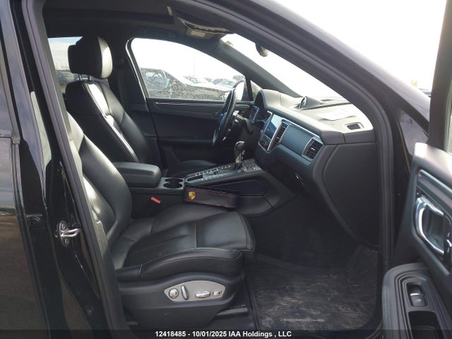 Porsche Macan 2018 WP1AA2A58JLB13314 Image 5