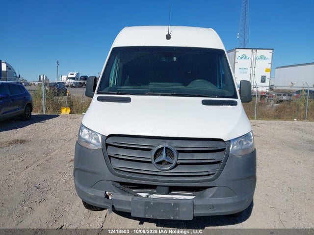 WD3BF1CD2KP109169 Mercedes-Benz om 642 with brake assist