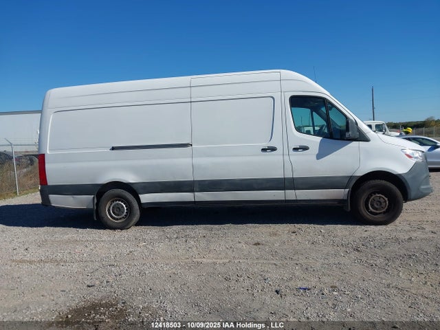 WD3BF1CD2KP109169 Mercedes-Benz om 642 with brake assist
