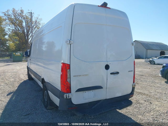 WD3BF1CD2KP109169 Mercedes-Benz om 642 with brake assist