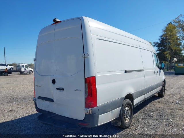WD3BF1CD2KP109169 Mercedes-Benz om 642 with brake assist