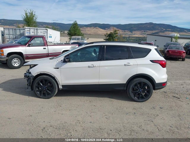 1FMCU9J91KUB71351 Ford Escape