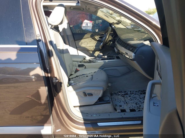 Audi 2017 2017 WA1AABF75HD009468 Image 5