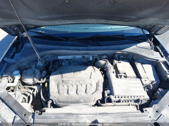 3VV2B7AX6NM122827 Volkswagen Tiguan